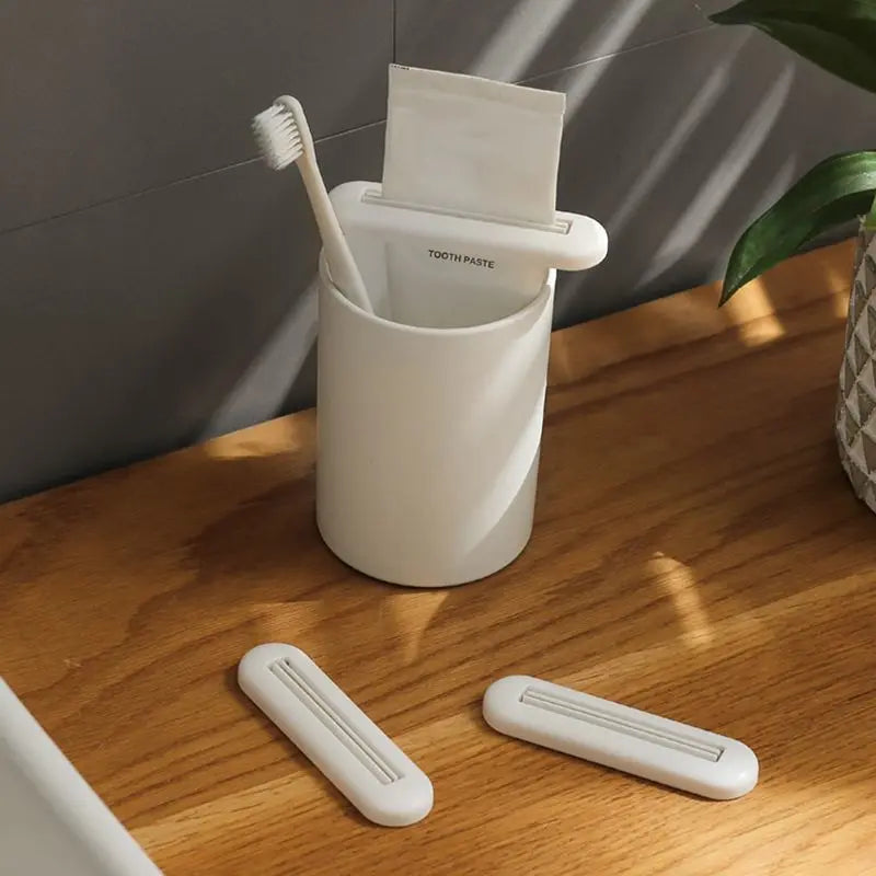 Toothpaste Facial Cleanser Squeezer
