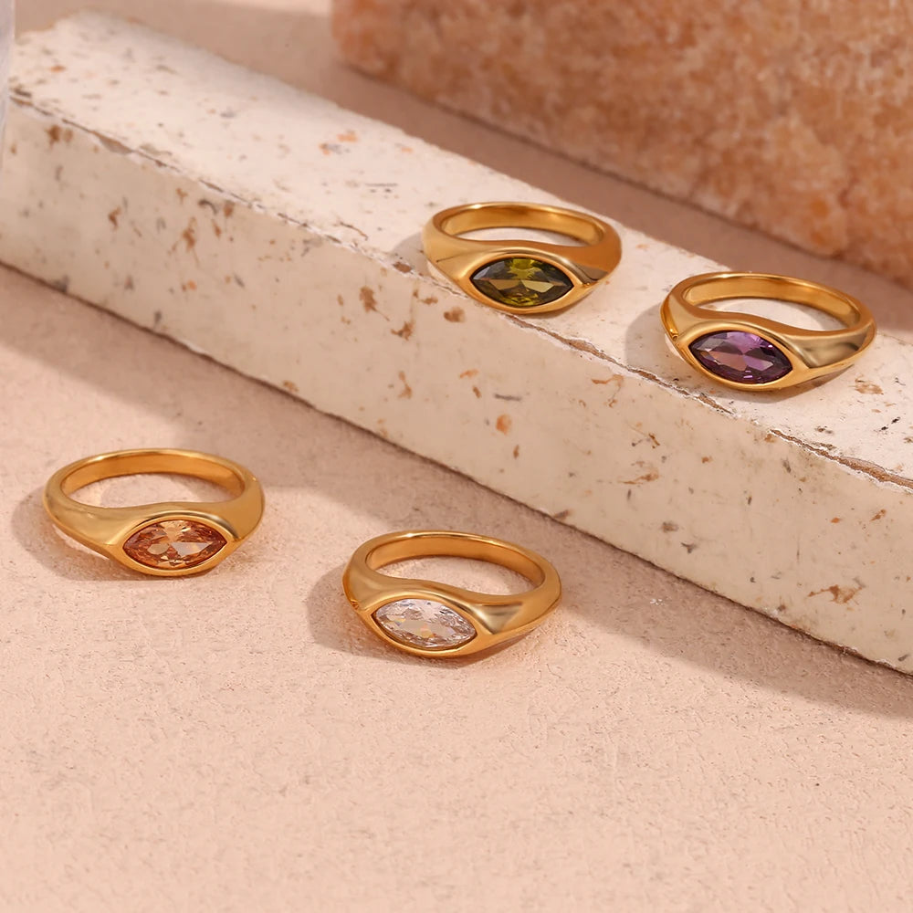 E.B.belle Horse Eye Zircon Seal Ring
