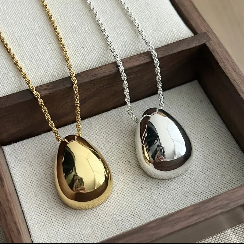 Bilandi Metal Teardrop Pendant Necklace