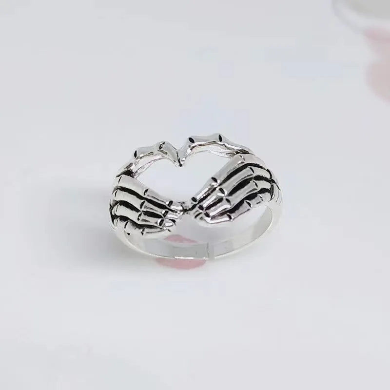 New Retro Skull Heart-Shaped Ring