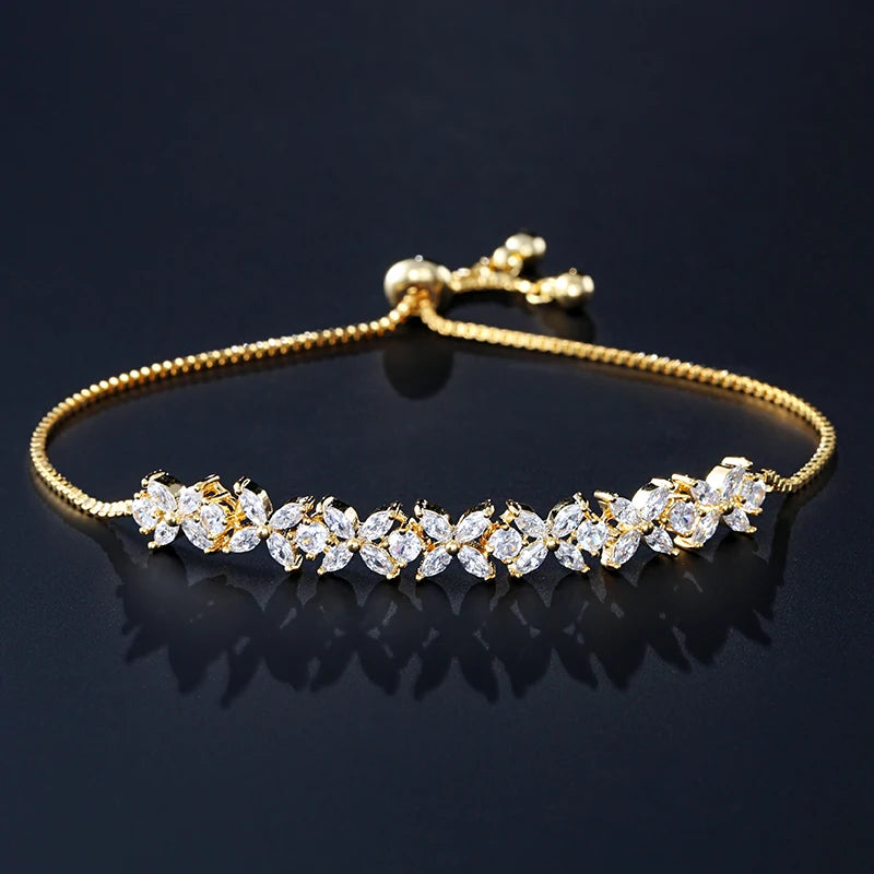 Pulseras ajustables clásicas con flores de circonita transparente brillante