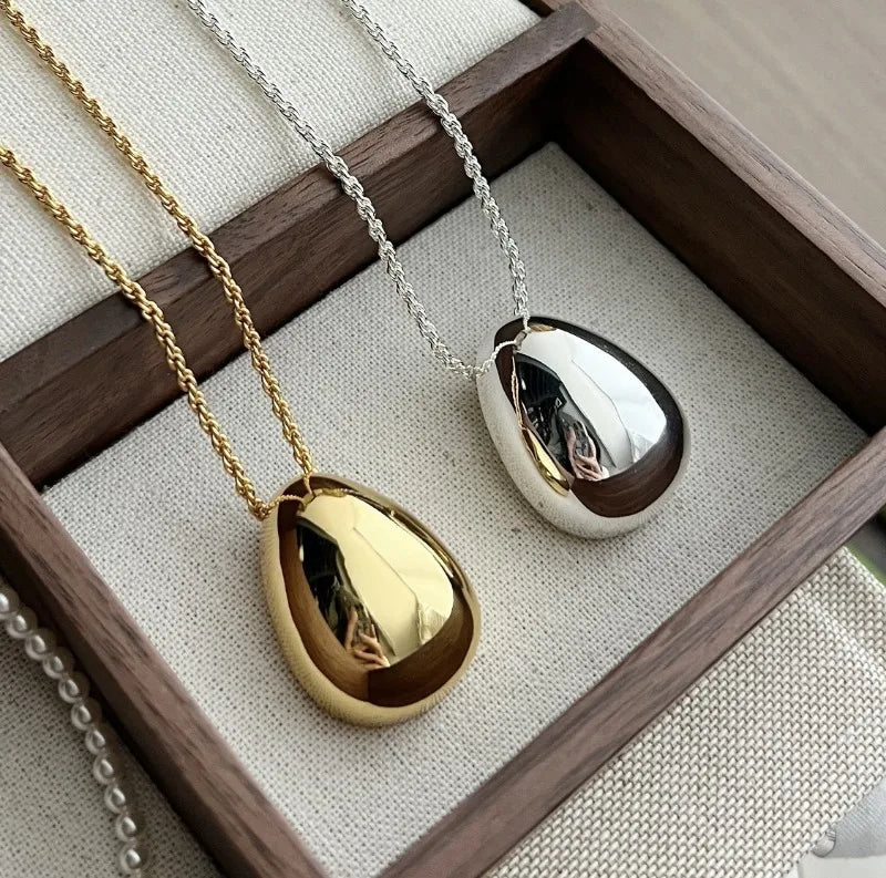 Bilandi Metal Teardrop Pendant Necklace