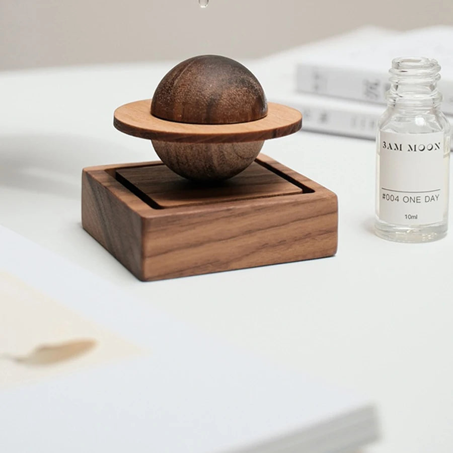 Jupiter-Shaped Wood Scent Diffuser