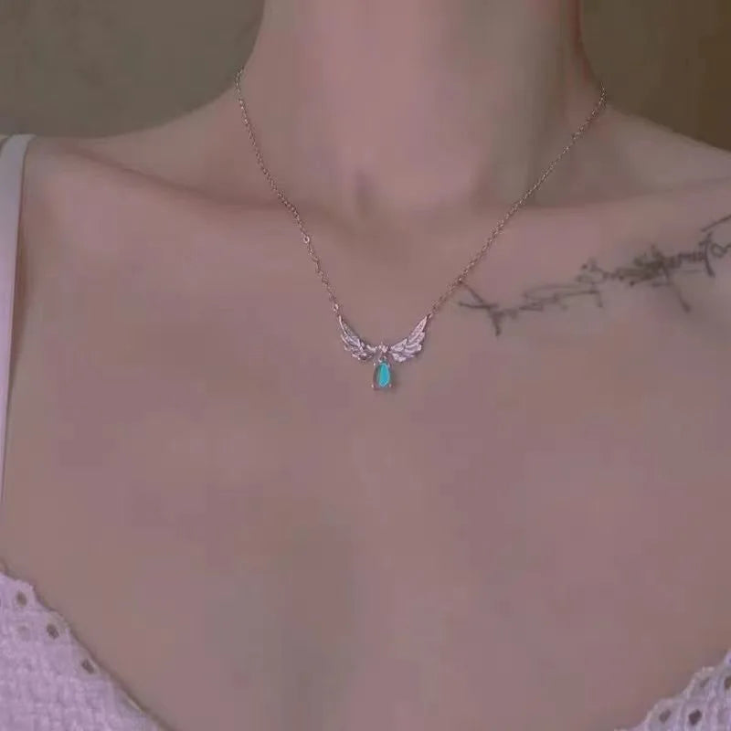 Light Luxury Angel Wings Pendant Necklace