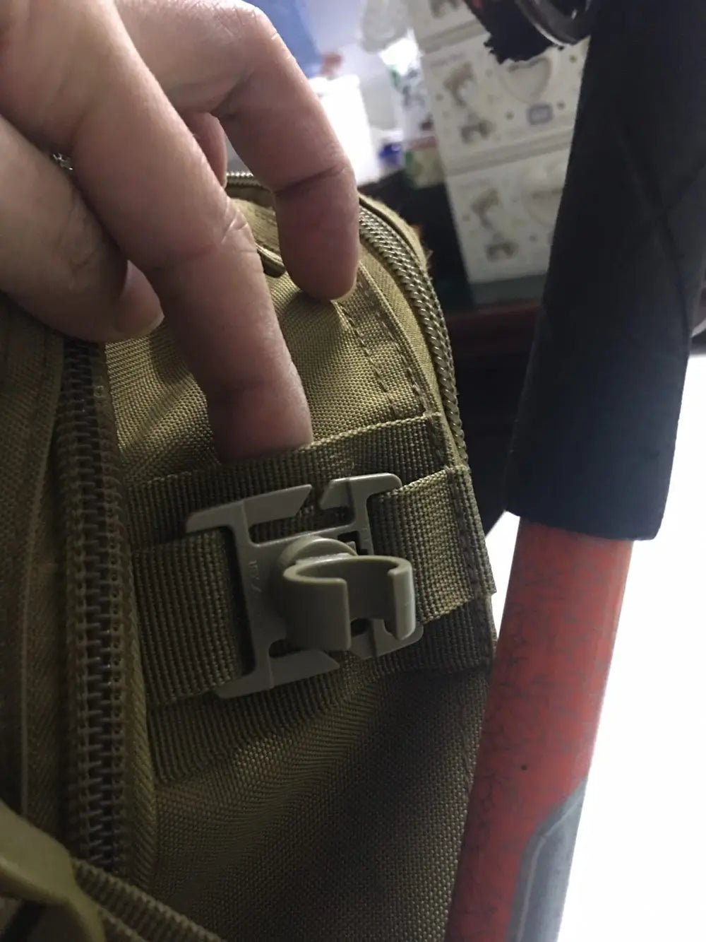 Linterna de trabajo con anillo en U giratorio y lámpara para mochila
