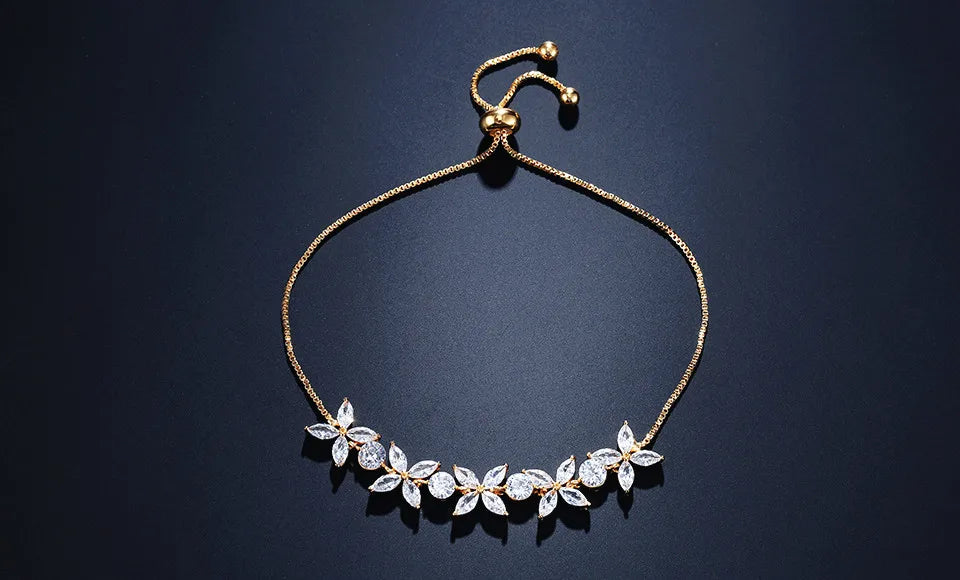 Pulseras ajustables clásicas con flores de circonita transparente brillante