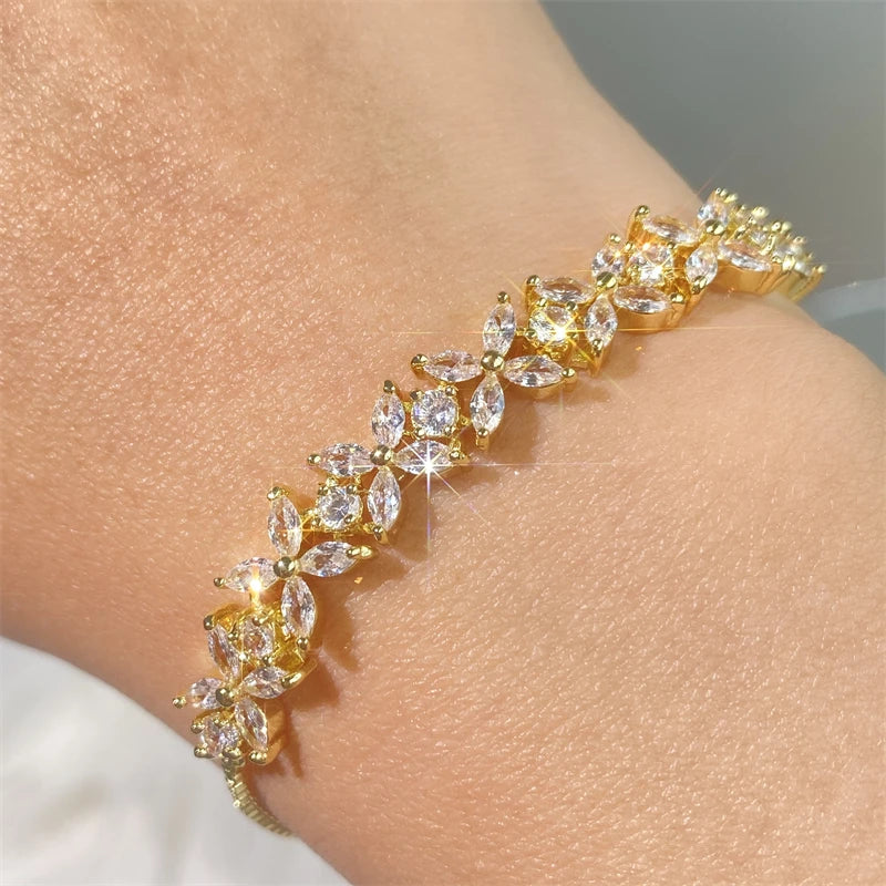 Pulseras ajustables clásicas con flores de circonita transparente brillante