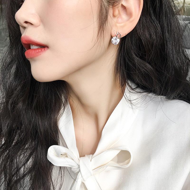 D letter diamond Earring - BestShop