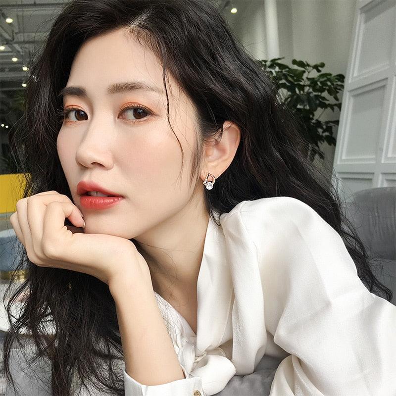 D letter diamond Earring - BestShop