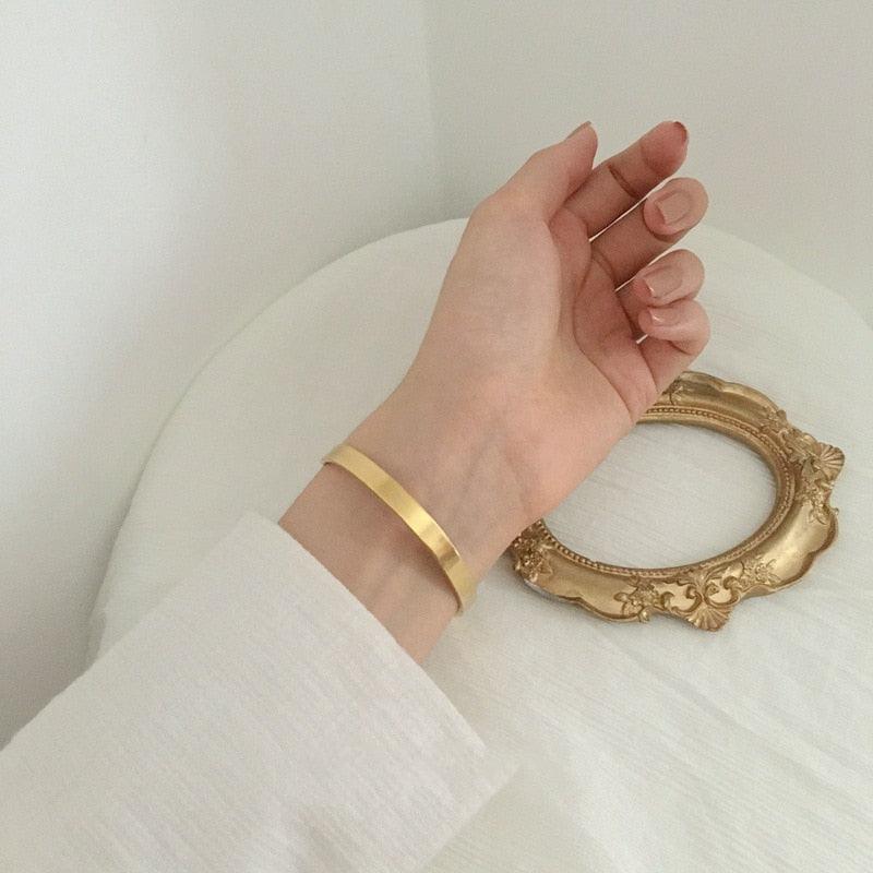 Simple Smooth Gold Cuff - BestShop