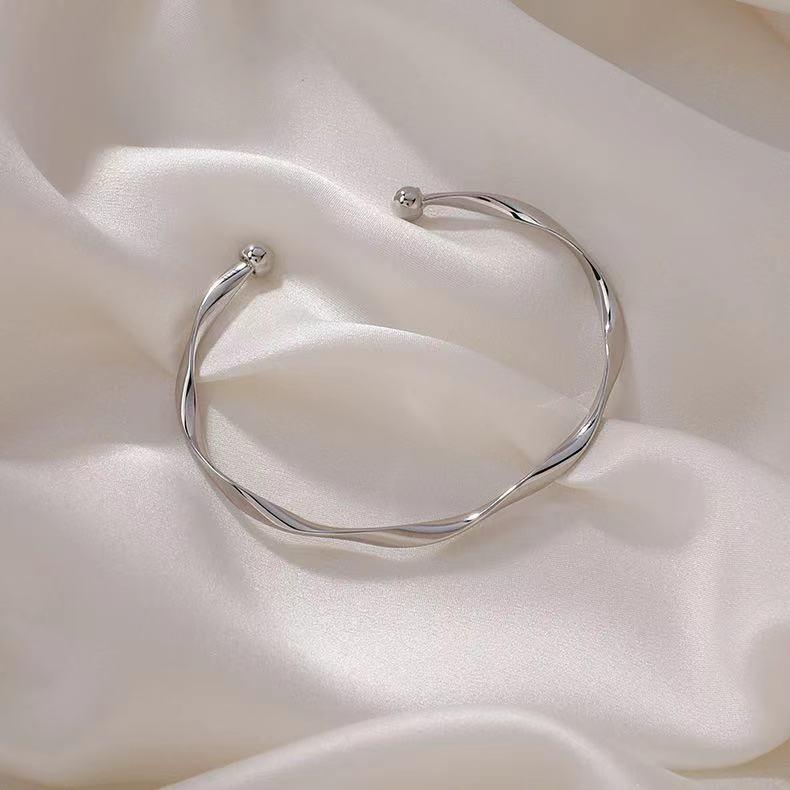 Twisted Metal Cuff - BestShop