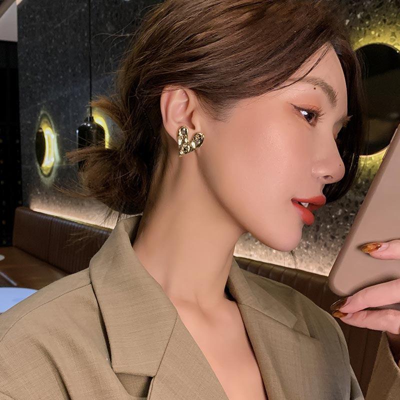 Uneven Heart Earring - BestShop