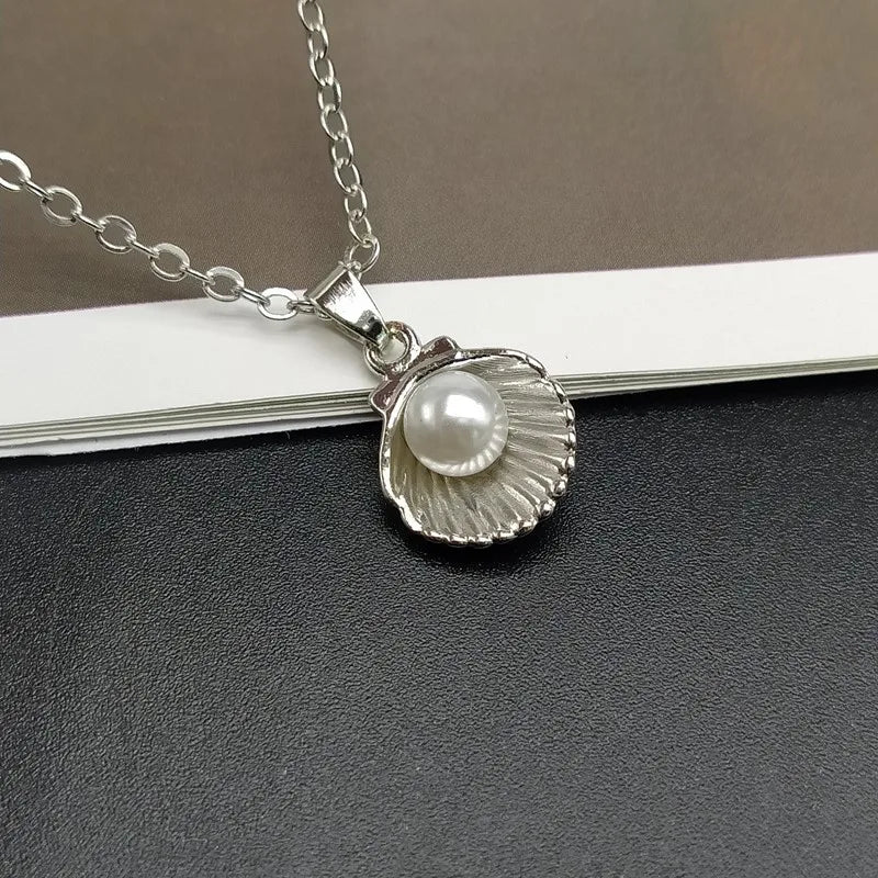 Trendy Shell Imitation Pearl Pendant Necklace