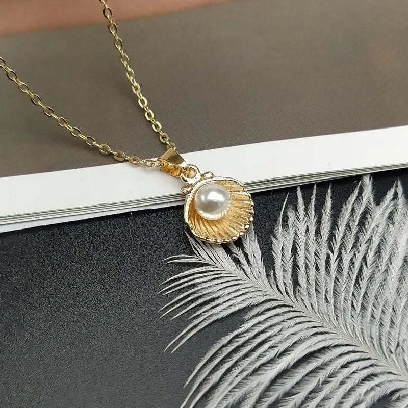 Trendy Shell Imitation Pearl Pendant Necklace