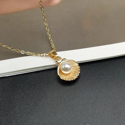 Trendy Shell Imitation Pearl Pendant Necklace