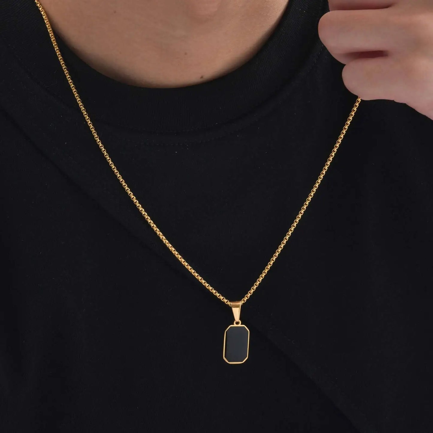 Casual Black Enamel Necklaces