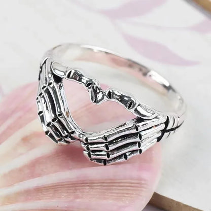 New Retro Skull Heart-Shaped Ring