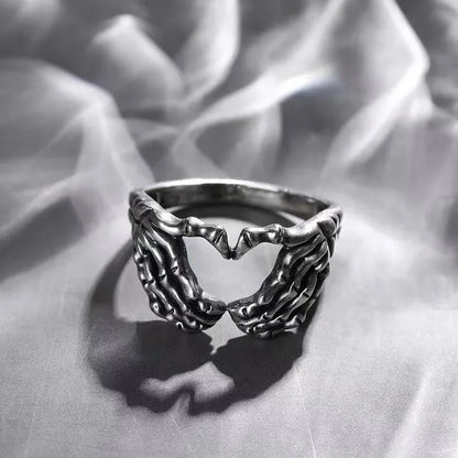 New Retro Skull Heart-Shaped Ring