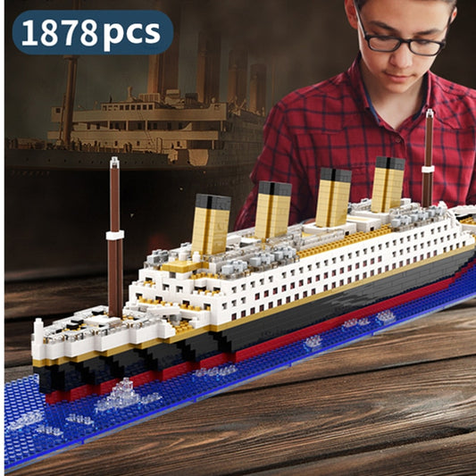 Titanic Creative Luxury Iceberg Cruise Ship Boat Wreck Set - BestShop